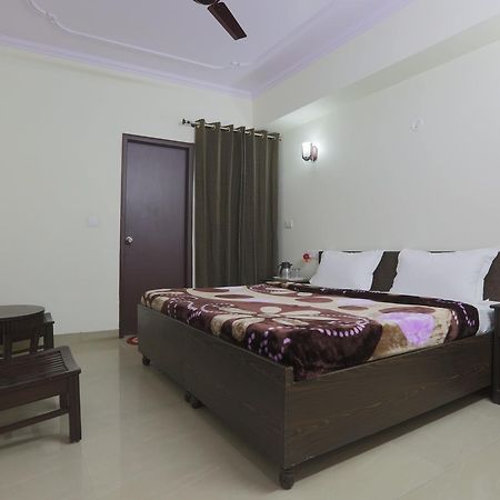 Hotel Delhi Airport Экстерьер фото