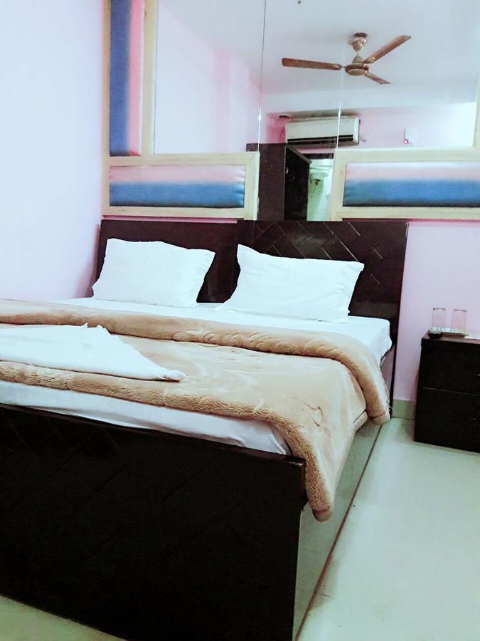 Hotel Delhi Airport Экстерьер фото