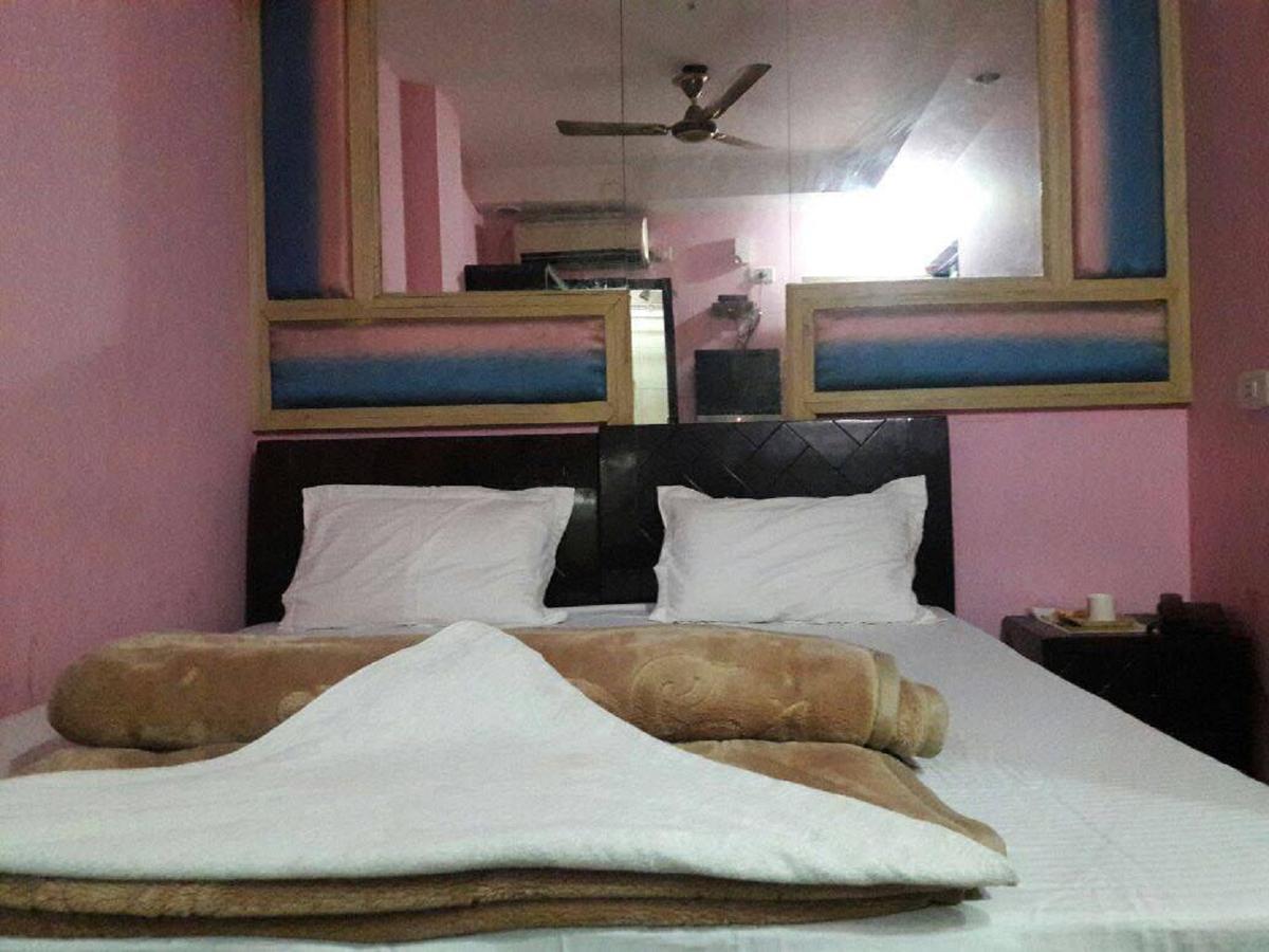Hotel Delhi Airport Экстерьер фото