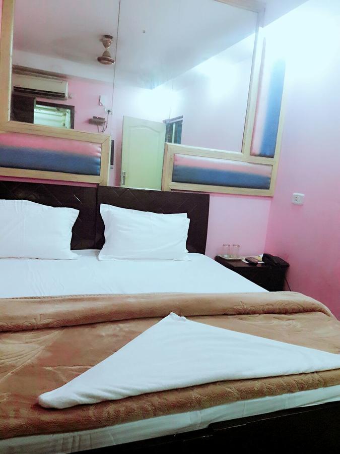 Hotel Delhi Airport Экстерьер фото