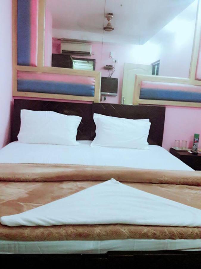 Hotel Delhi Airport Экстерьер фото