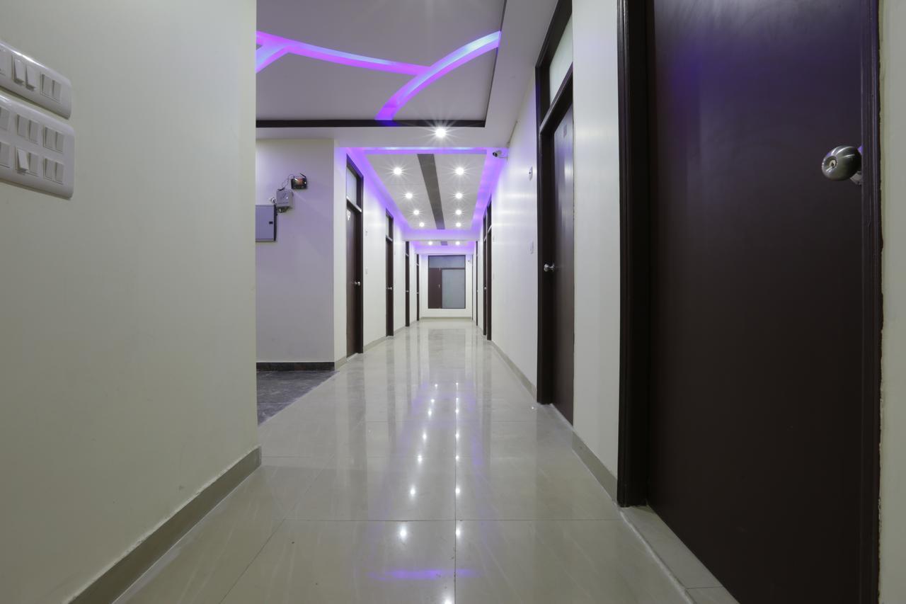 Hotel Delhi Airport Экстерьер фото