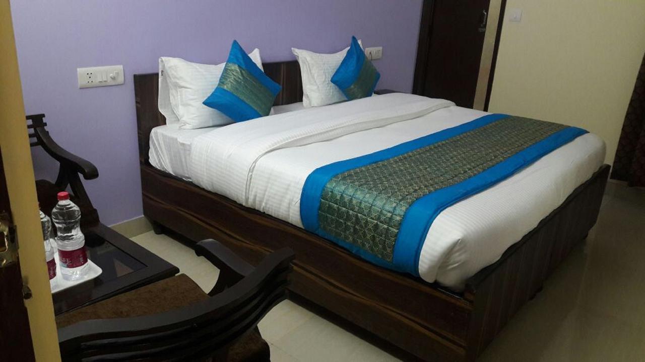 Hotel Delhi Airport Экстерьер фото
